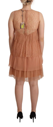 Robe courte superposée en dentelle rose sans manches