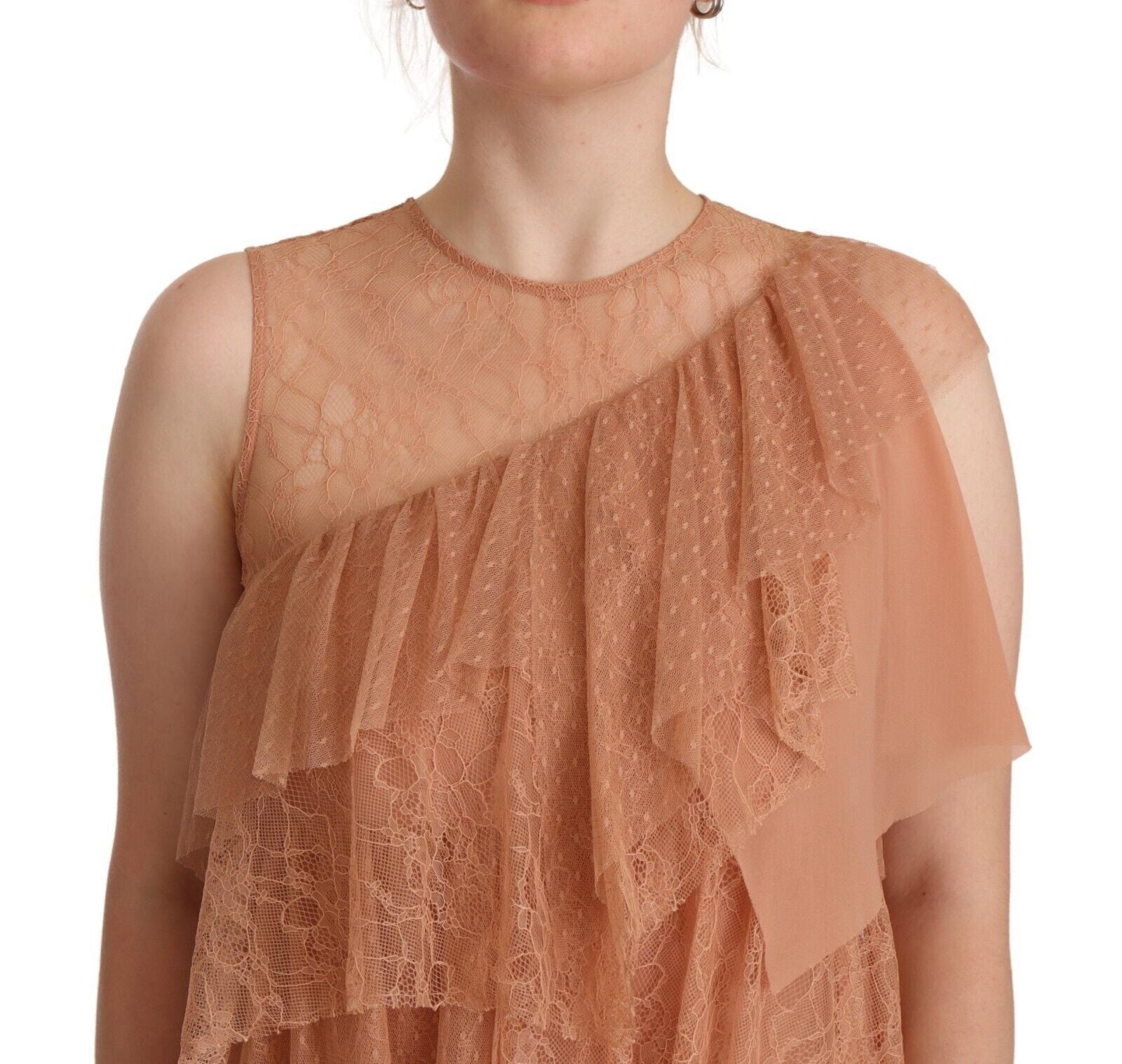 Robe courte superposée en dentelle rose sans manches