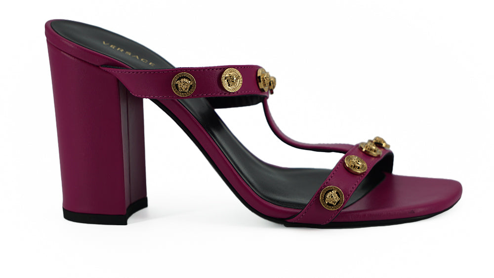 Lilafarbene Kalbsleder-Sandalen mit hohem Absatz