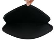 Schwarze gepolsterte Tasche mit Reißverschluss