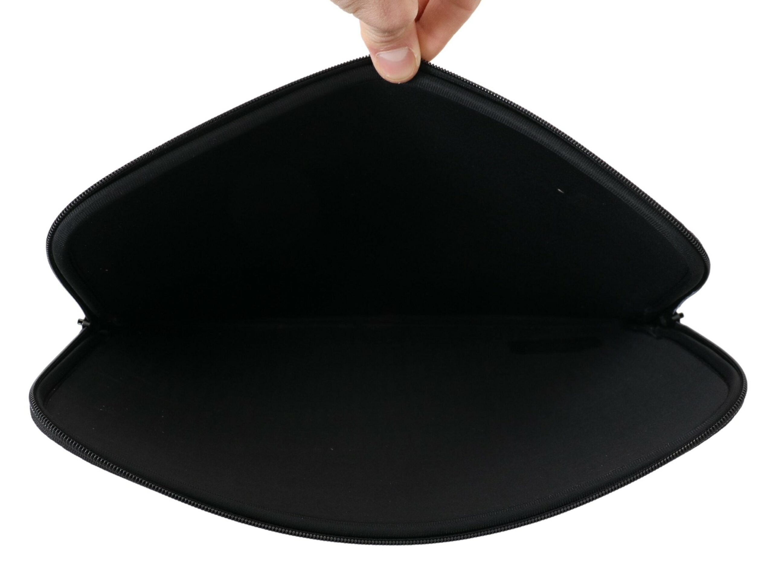 Schwarze gepolsterte Tasche mit Reißverschluss