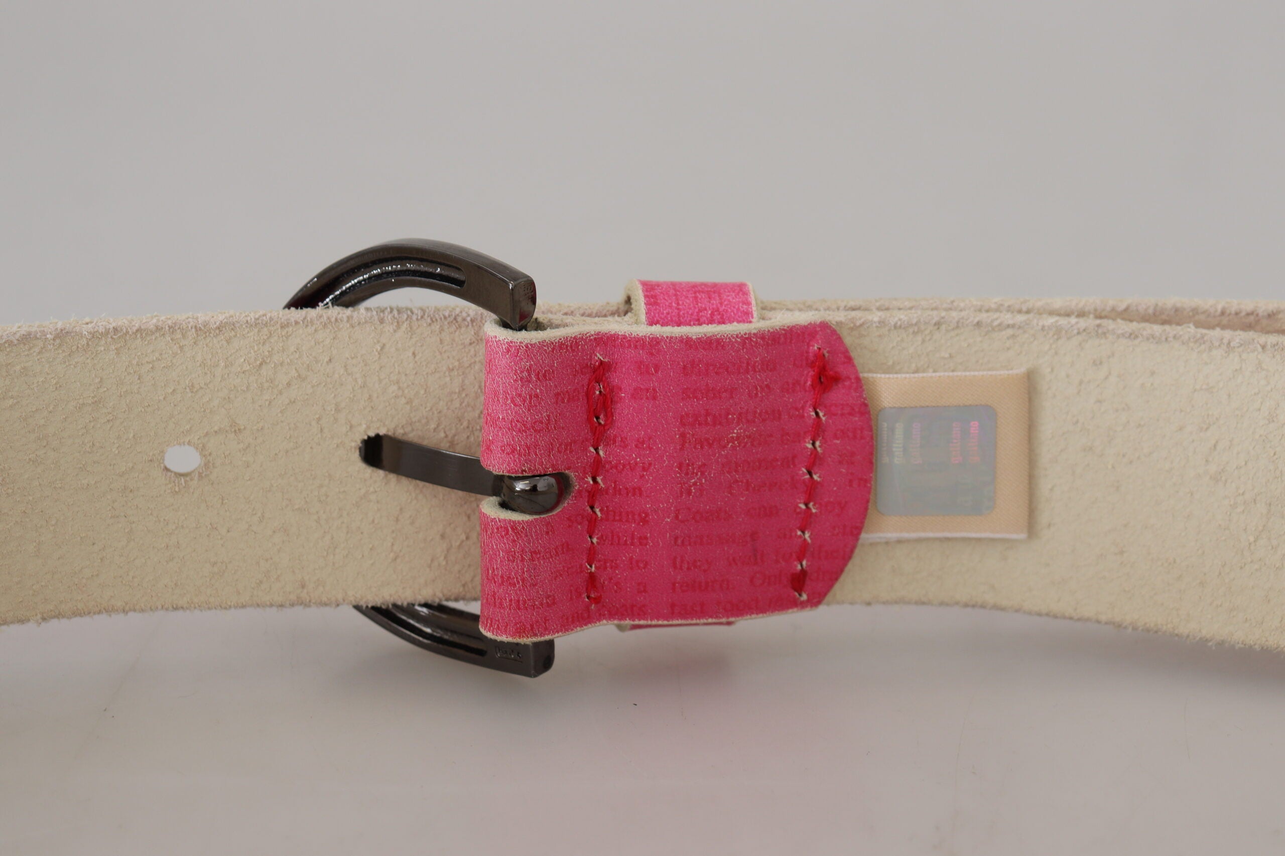 Ceinture en cuir rose à boucle ronde avec logo et lettre