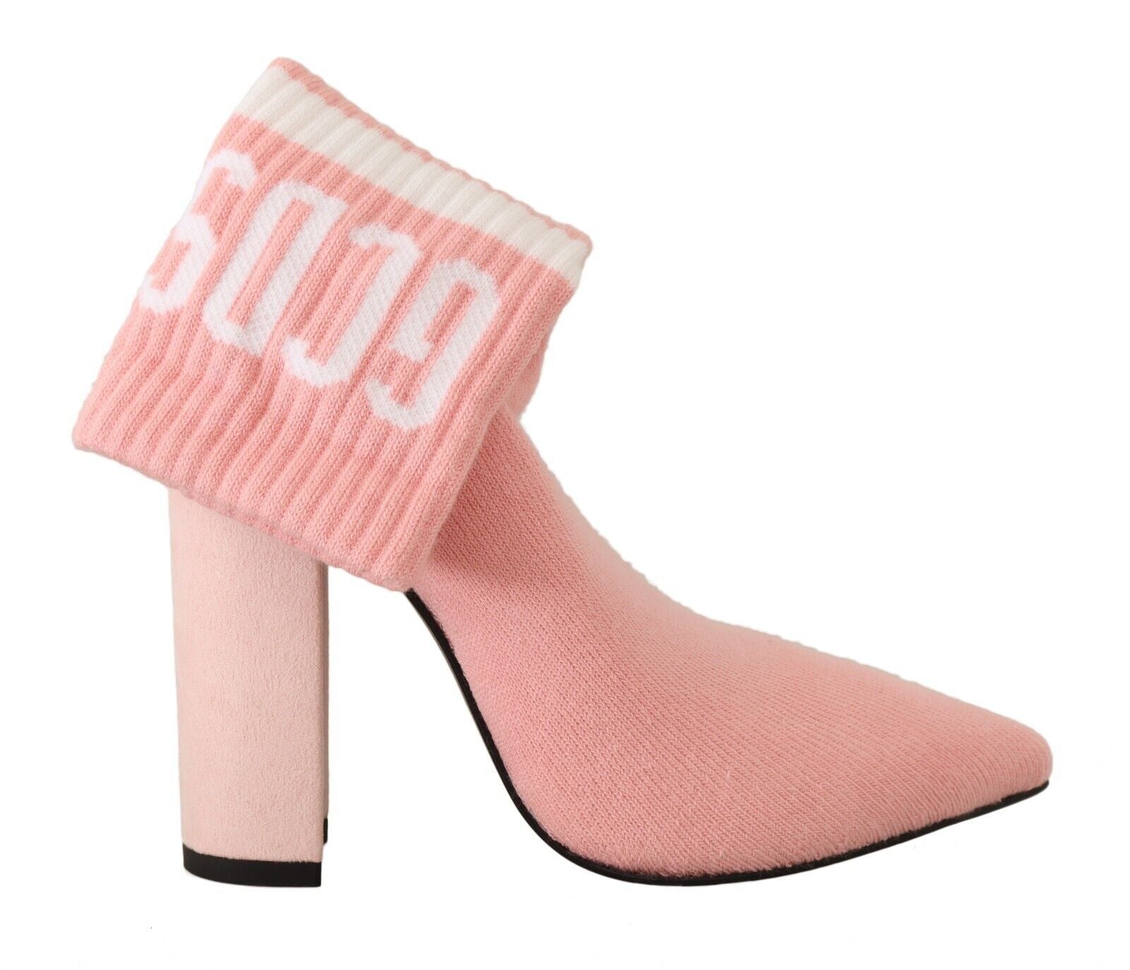 Chaussettes à logo en daim rose, bottines à talons blocs, chaussures