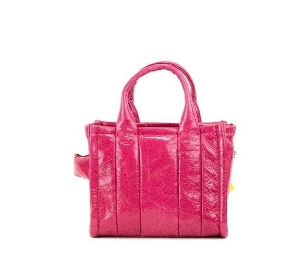 The Shiny Crinkle Micro Tote Sac à bandoulière en cuir magenta Sac à main