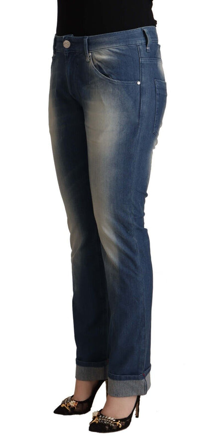 Blau verwaschene Röhrenjeans mit mittlerer Taille und gefaltetem Saum