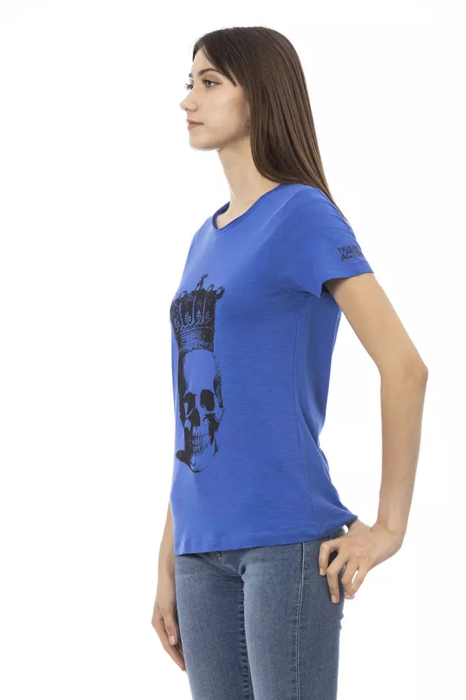 Blaue Baumwolloberteile und T-Shirt