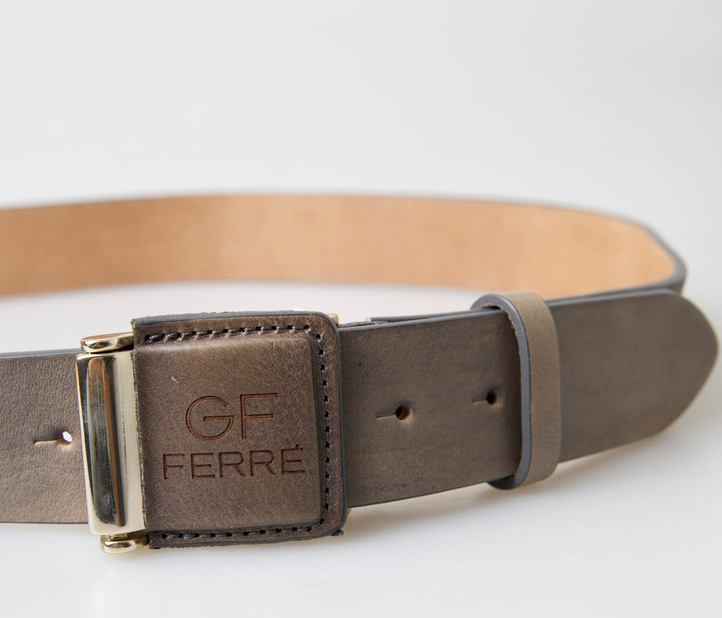 Ceinture en cuir marron à boucle avec logo tendance