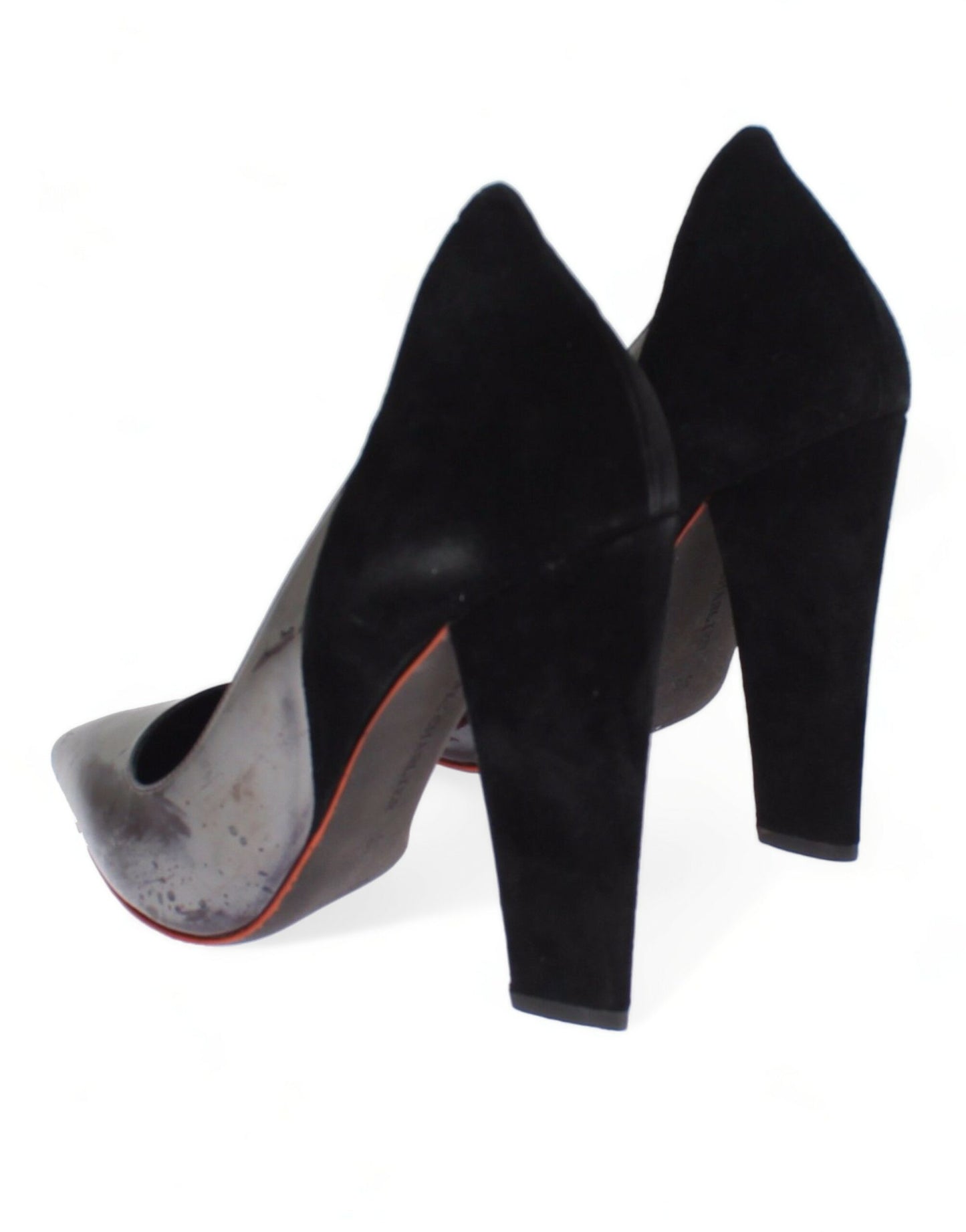 Graue schwarze Leder-Wildleder-Pumps-Schuhe